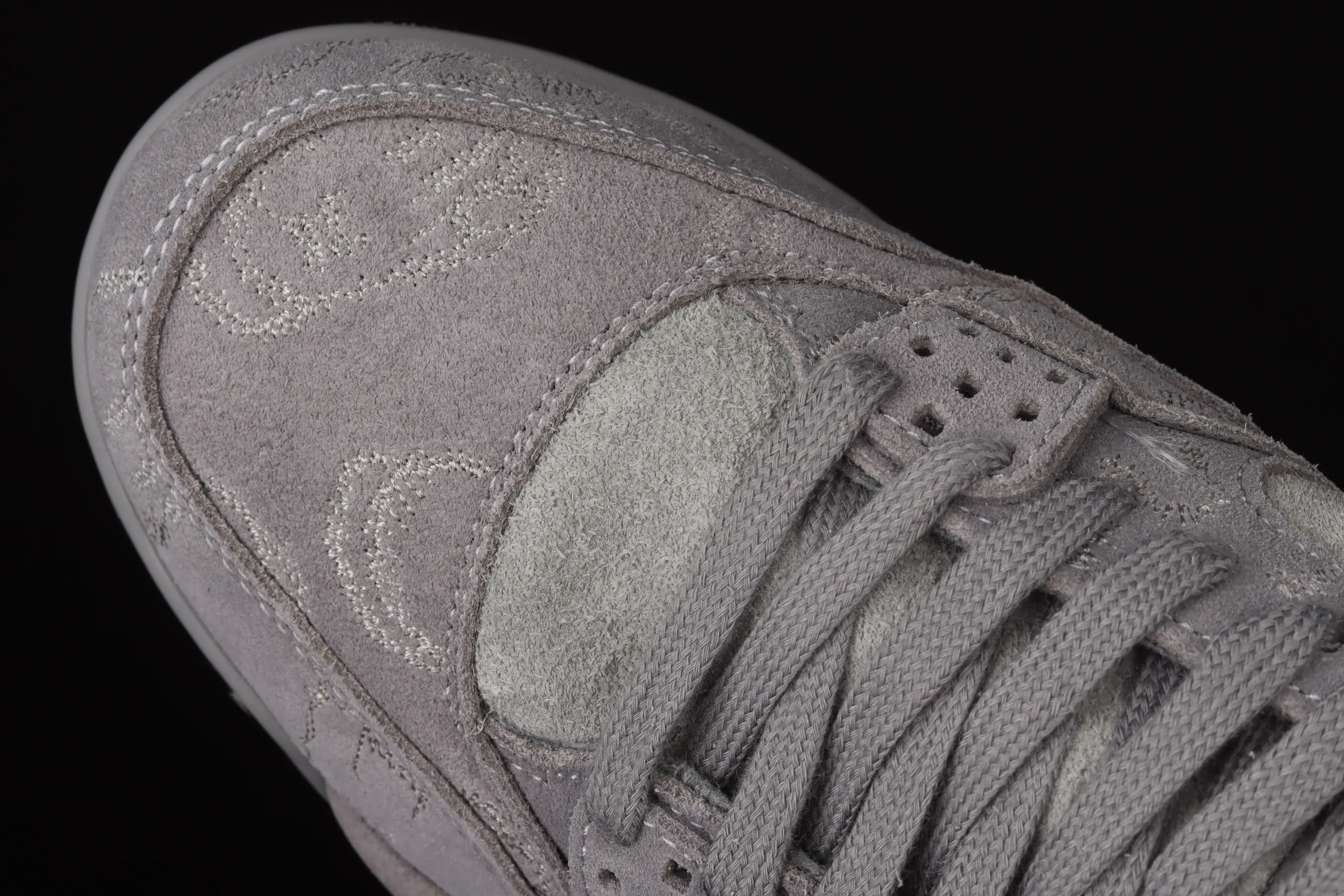 All categories Air Jordan Jordan series basketball shoes Air Jordan 4 G version Kaws x Air Jordan 4 Black AJ4 Luminous suede gray limited edition 930155-003